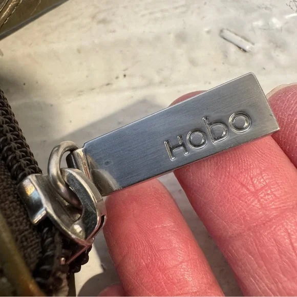 Hobo International Vintage Slim Olive Green Leather Shoulder Bag - Picture 3 of 14